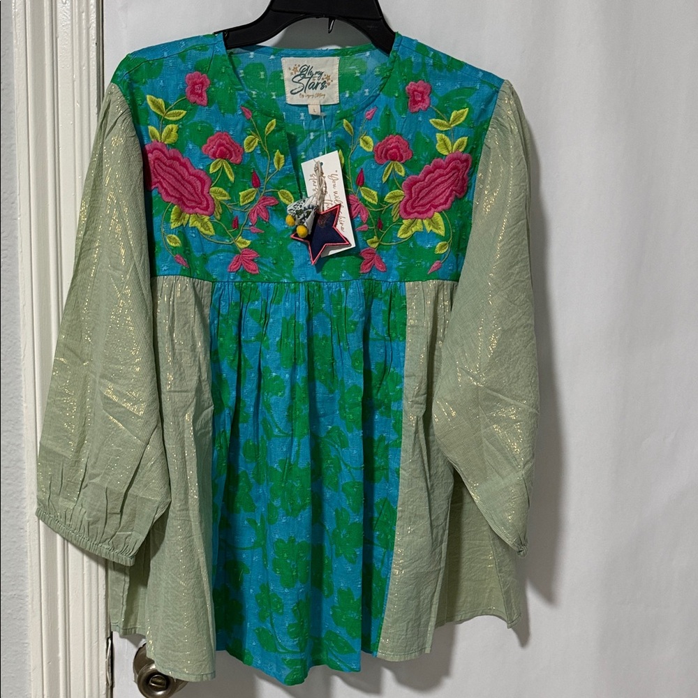 Oh my Stars Floral Embroidered Green and Blue Top size L